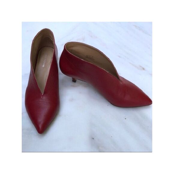 POUR LA VICTOIRE Shoes - POUR LA VICTOIRE Womens Red Vented Top Kora Slip On Leather Booties 6.5